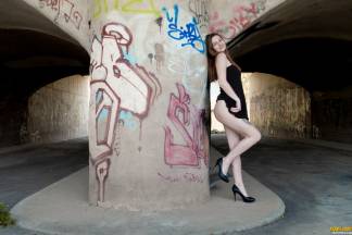 Elena Under The Bridge [19 maja 2020] - elenavega001_p.jpg