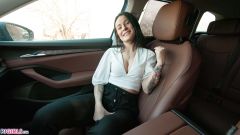 Lexi In The Car [31 de diciembre de 2025] - screenshot from the video #1