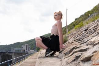 Tina Gold Under The Dam [2022年5月24日] - tinagold002_p.jpg
