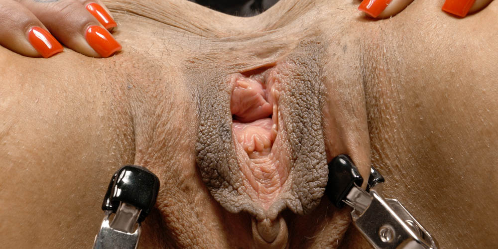 Huge Pussyhole - intro photo